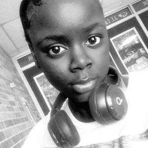 Meet your Posher, Kendra